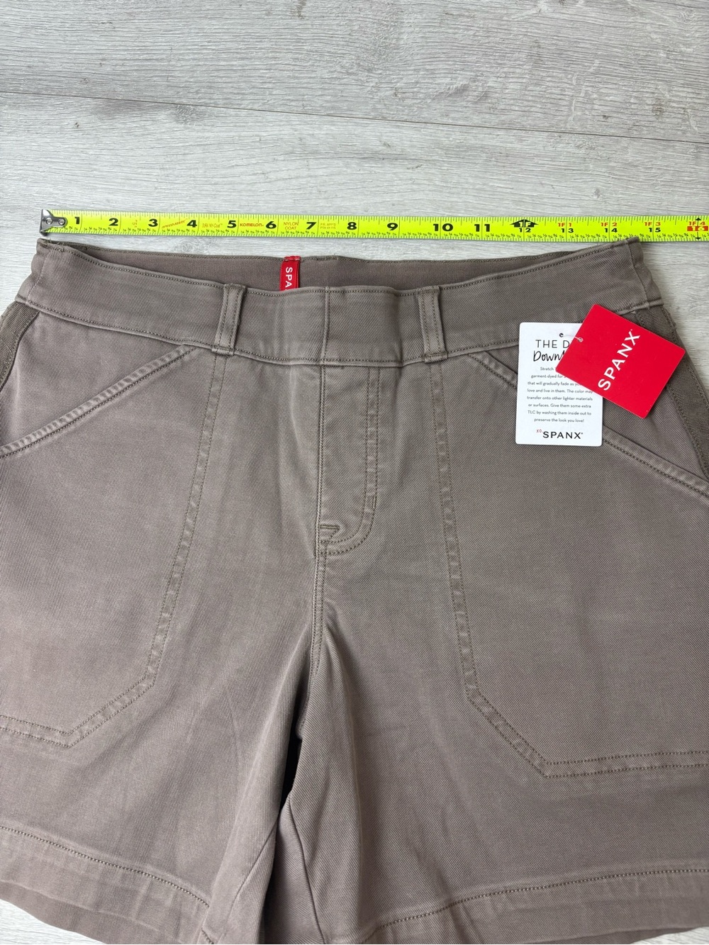 NWT SPANX 6” Stretch Twill Shorts Smoke Taupe Pull On Size Medium - Picture 8 of 10